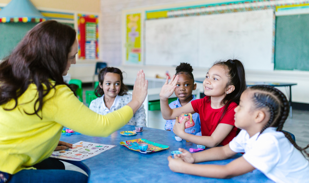 Inscrições para o  processo seletivo para  preenchimento de vagas de professor  de educação infantil terminam dia 8 de janeiro