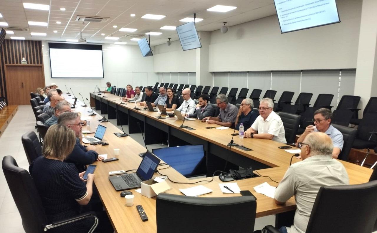 Codefoz implanta câmara técnica com foco na economia