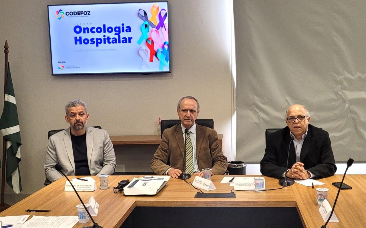 Codefoz reúne profissionais de várias áreas para debater atendimento a pacientes com câncer