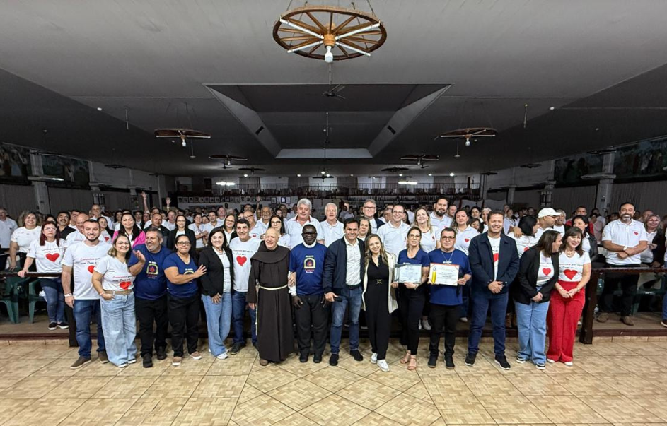 Movimento Lareira Foz formado por casais católicos recebe Moção de Aplauso da Câmara