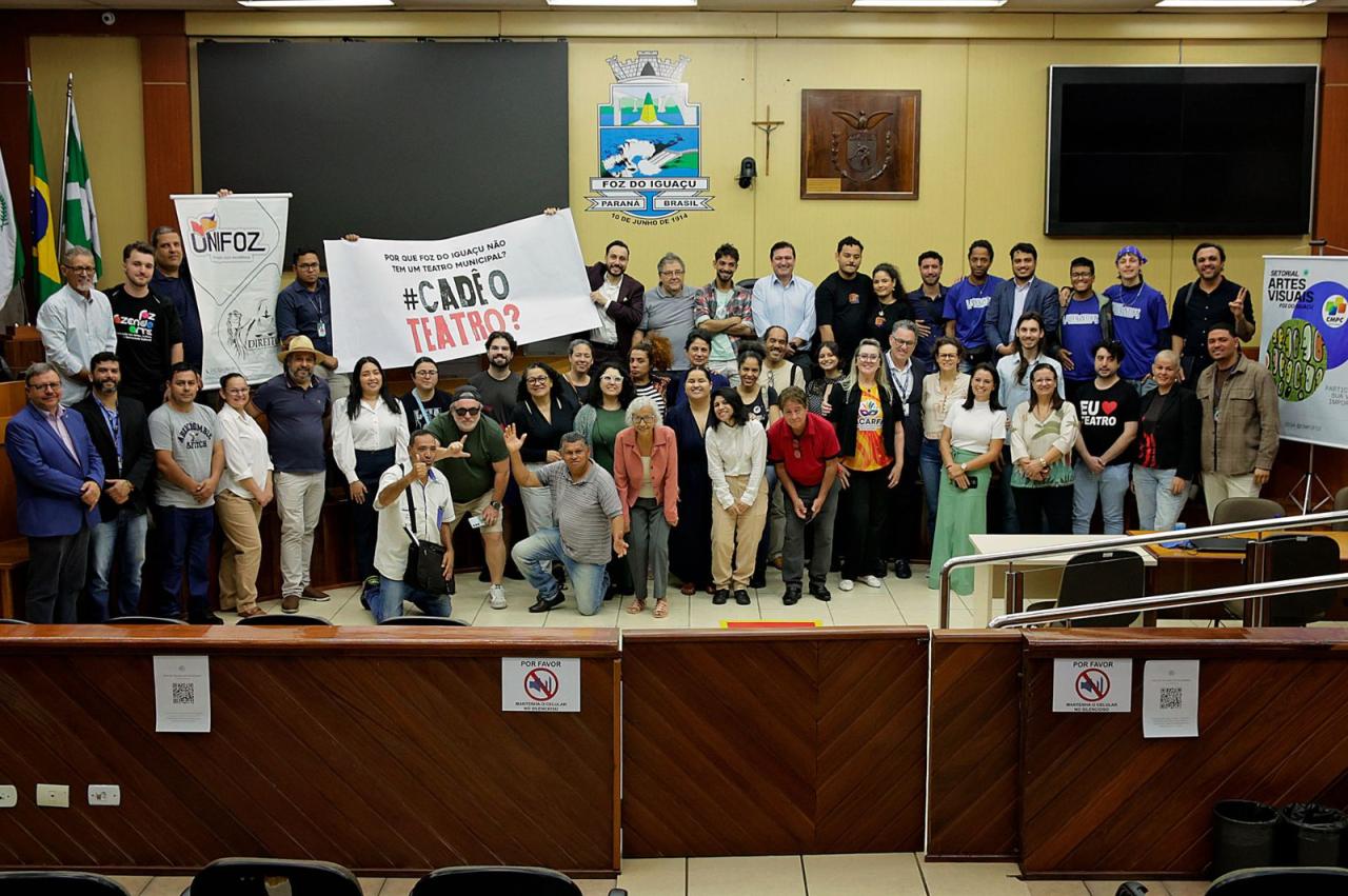 Debate traça caminhos para revitalizar a cena cultural e reativar o sonho de um teatro municipal em Foz