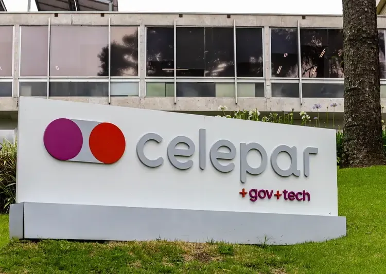 Oposição ganha reforço do MP-PR contra privatização da Celepar