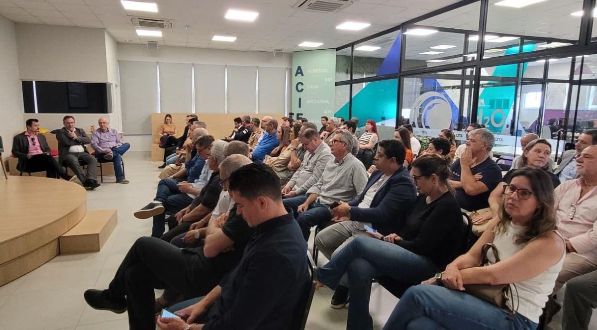 Codefoz debate elaboração do Plano Diretor e lança guia de direitos de pacientes com câncer