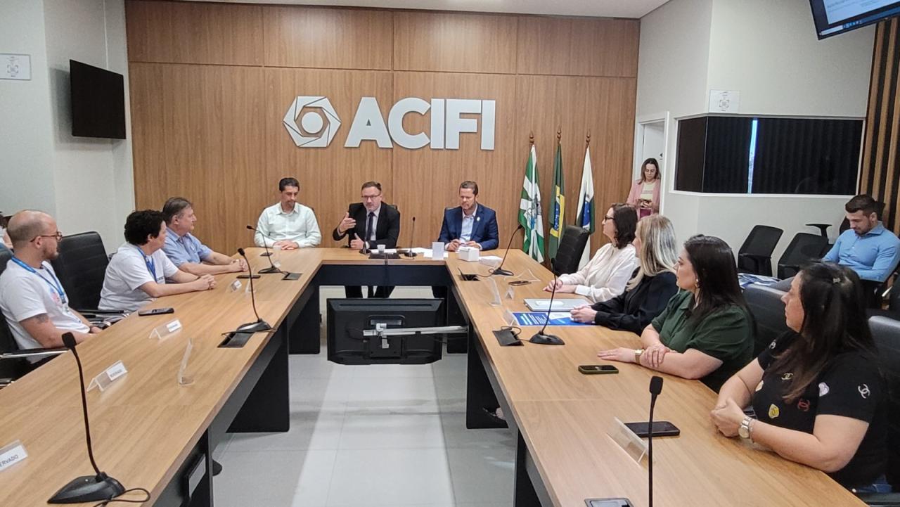 Codefoz e Secretaria de Saúde lançam guia de direitos para pacientes oncológicos