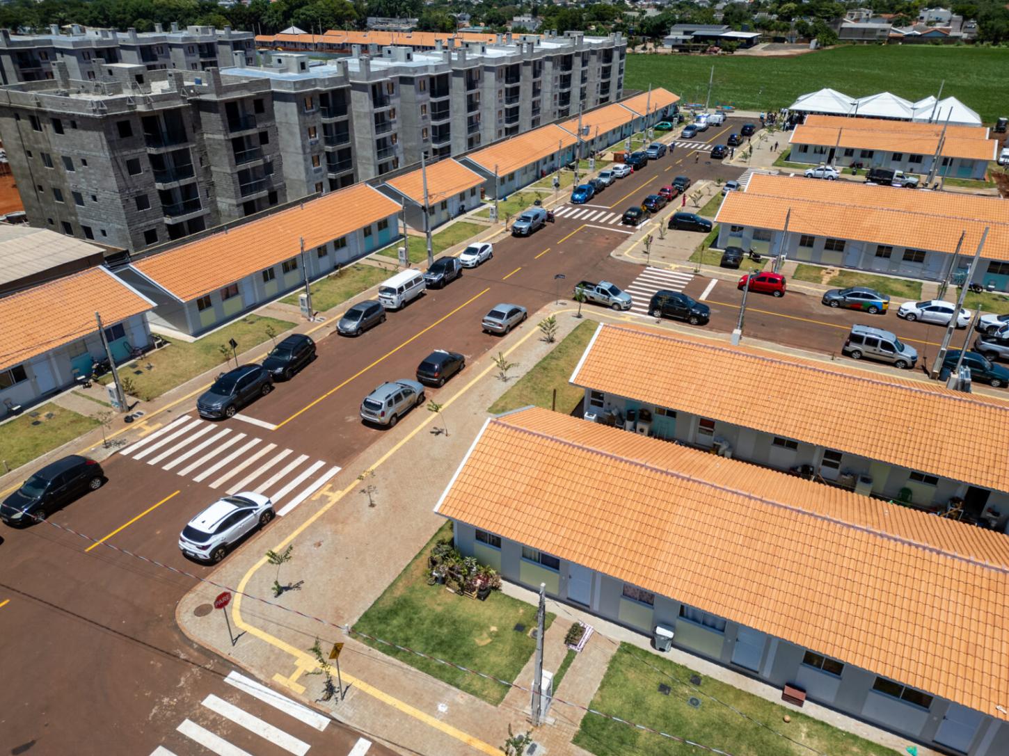 Itaipu e parceiros entregam primeiras 52 casas do Projeto Moradias