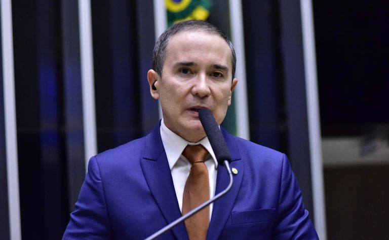 Projeto tipifica crime de sabotagem em redes de telecomunicações
