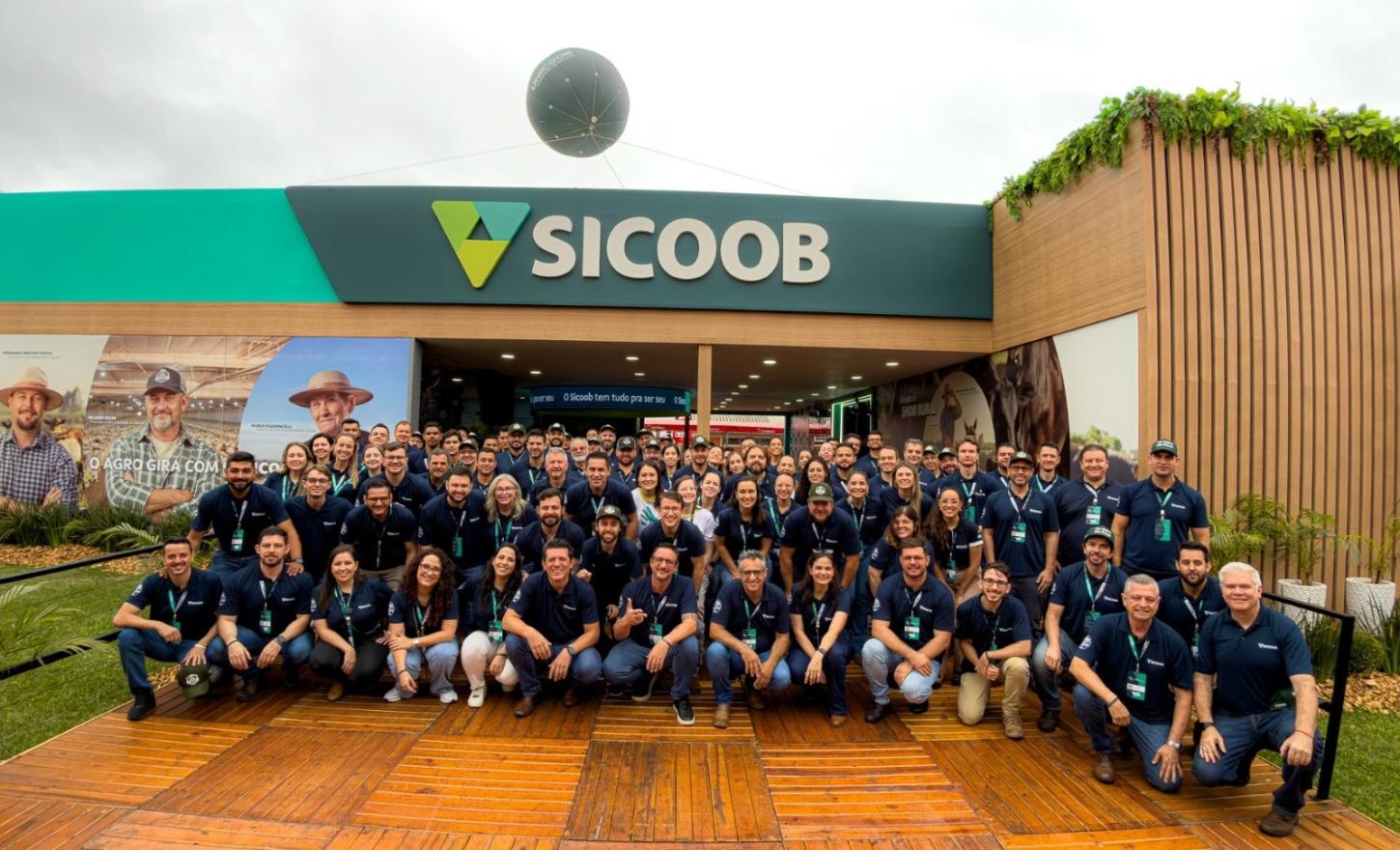 Sicoob dobra meta e tem participação histórica no Show Rural