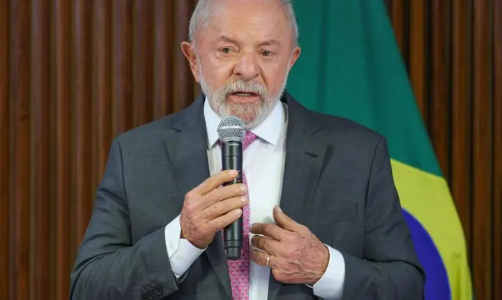Lula diz que país não precisa de escola cívico-militar na educação