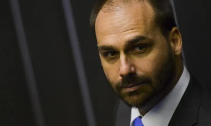 Ministério da Justiça demite Eduardo Bolsonaro por abandono de cargo