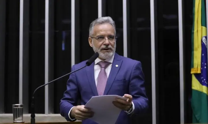 Projeto fixa prazo de 48 horas para fornecedor reembolsar o consumidor que cancela compra