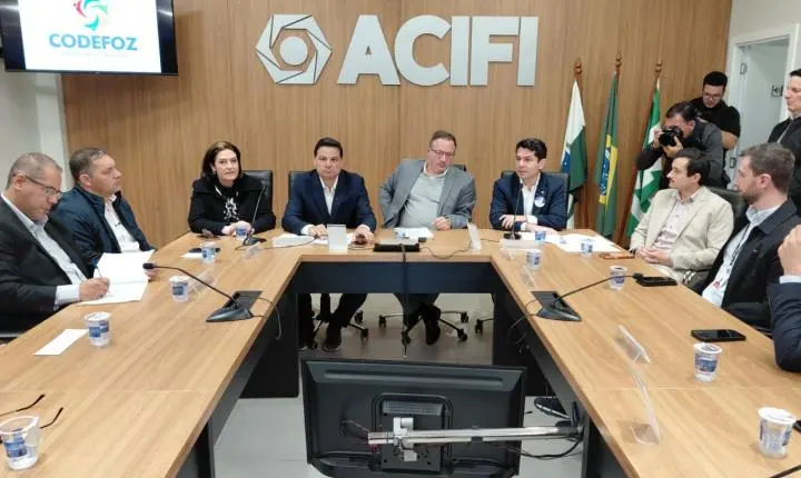 Sandro Alex, Alexandre Curi e Cristina Graeml recebem pautas prioritárias do Codefoz